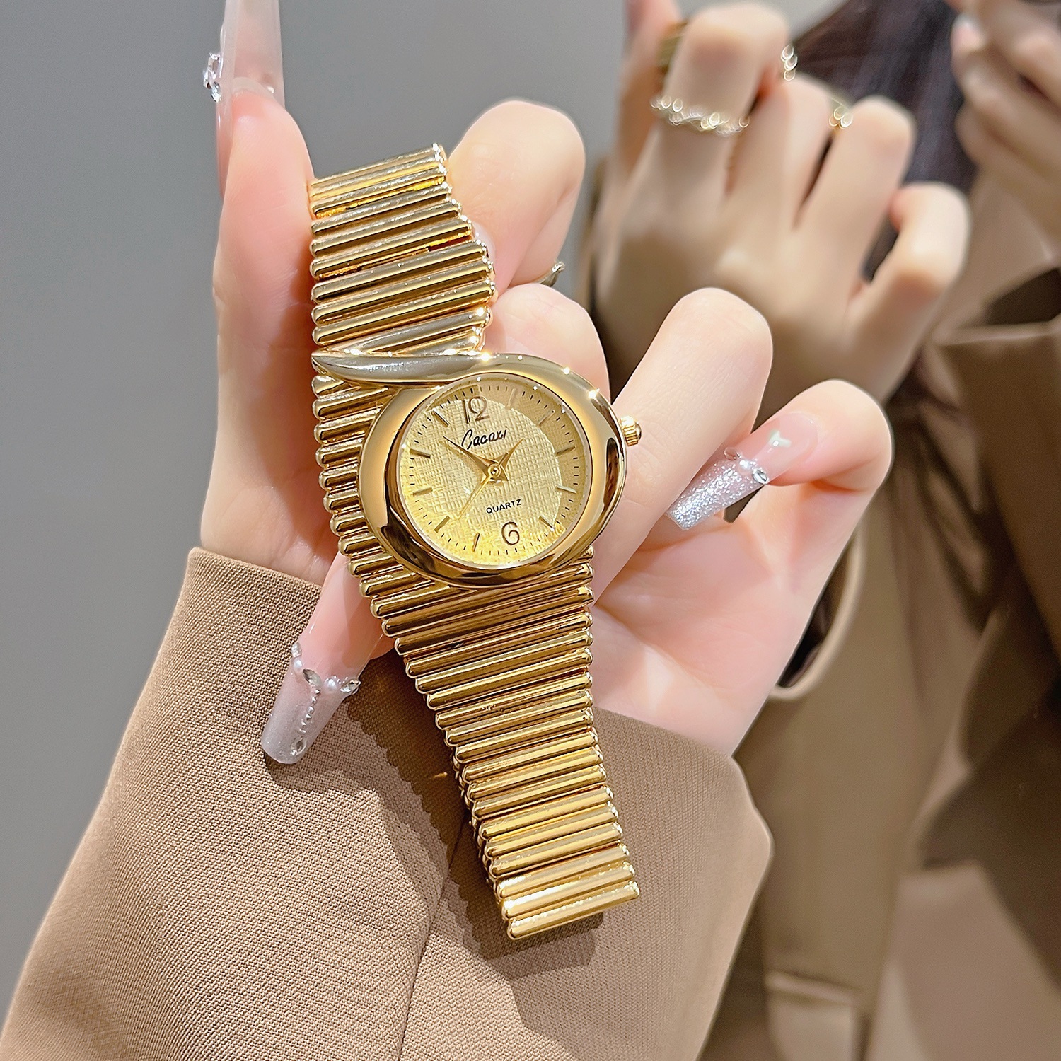 Vintage Watch Crystal - CQ527 Vintage Shaped Quartz Watch, European