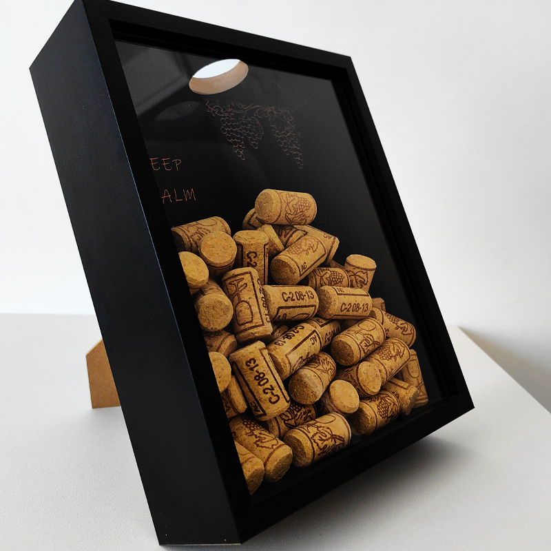 Red Wine Cork Display Frame Wo - Vintage Collectible Bottles recensione e prezzo