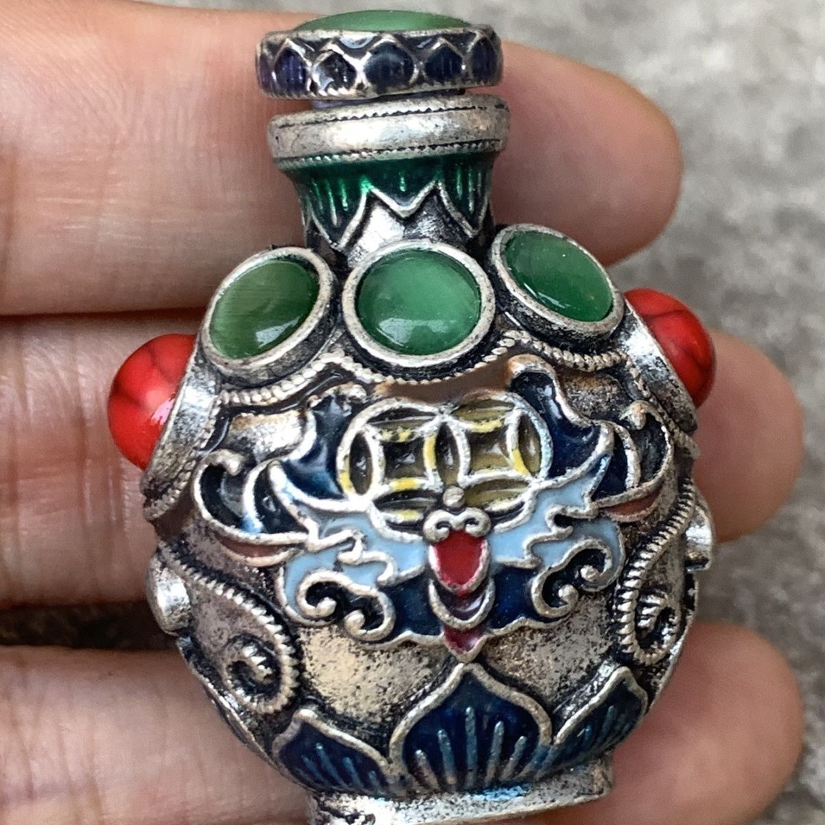 Vintage Cloisonne Bronze Snuff - Vintage Collectible Bottles recensione e prezzo