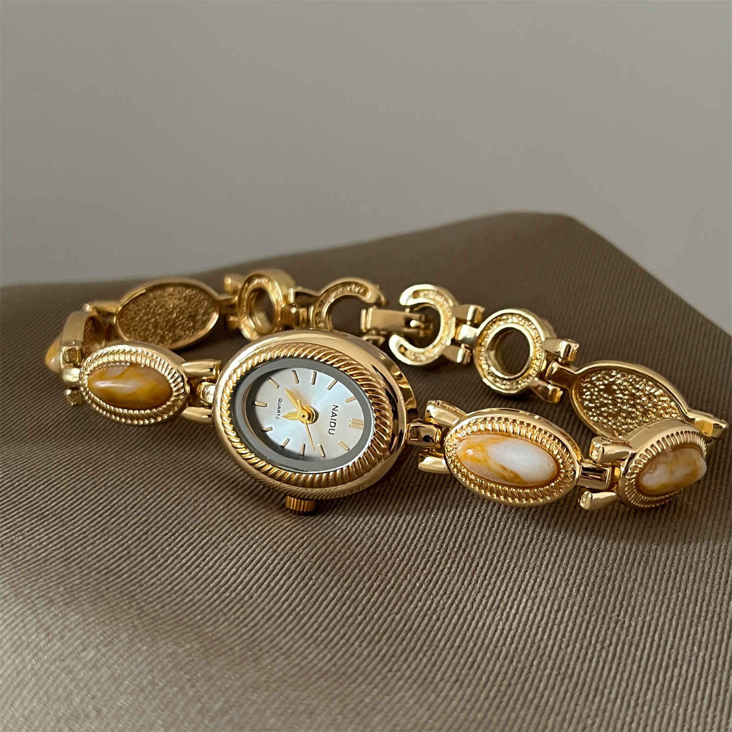 New Vintage Women's Watch with - Vintage Watch Crystal recensione e prezzo