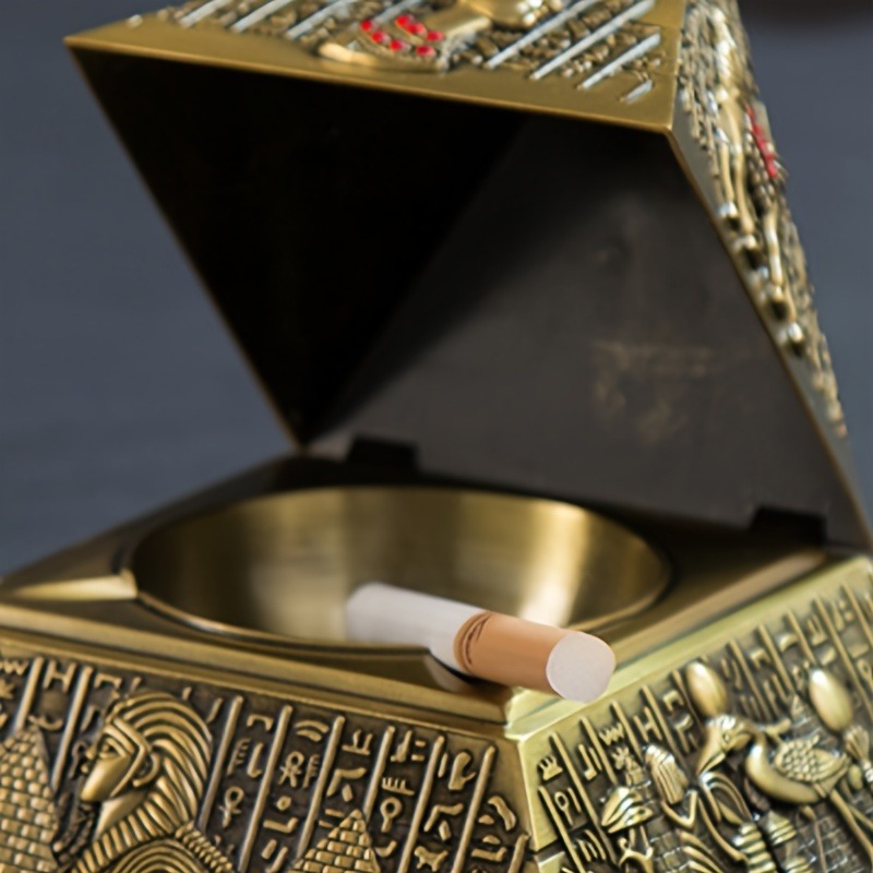 Egyptian Pharaoh Pyramid Ashtr - Vintage Collectible Ashtrays recensione e prezzo