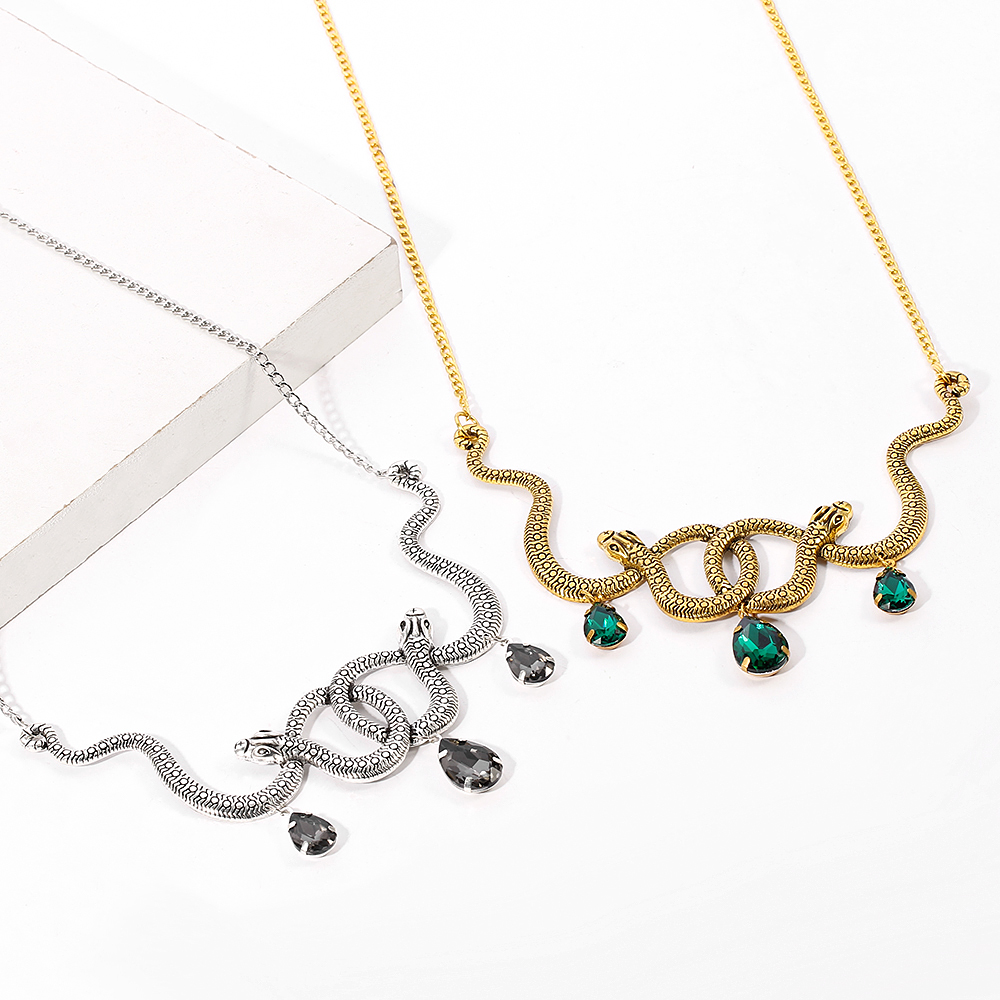 Vintage Snake Personality Neck - Vintage Items recensione e prezzo