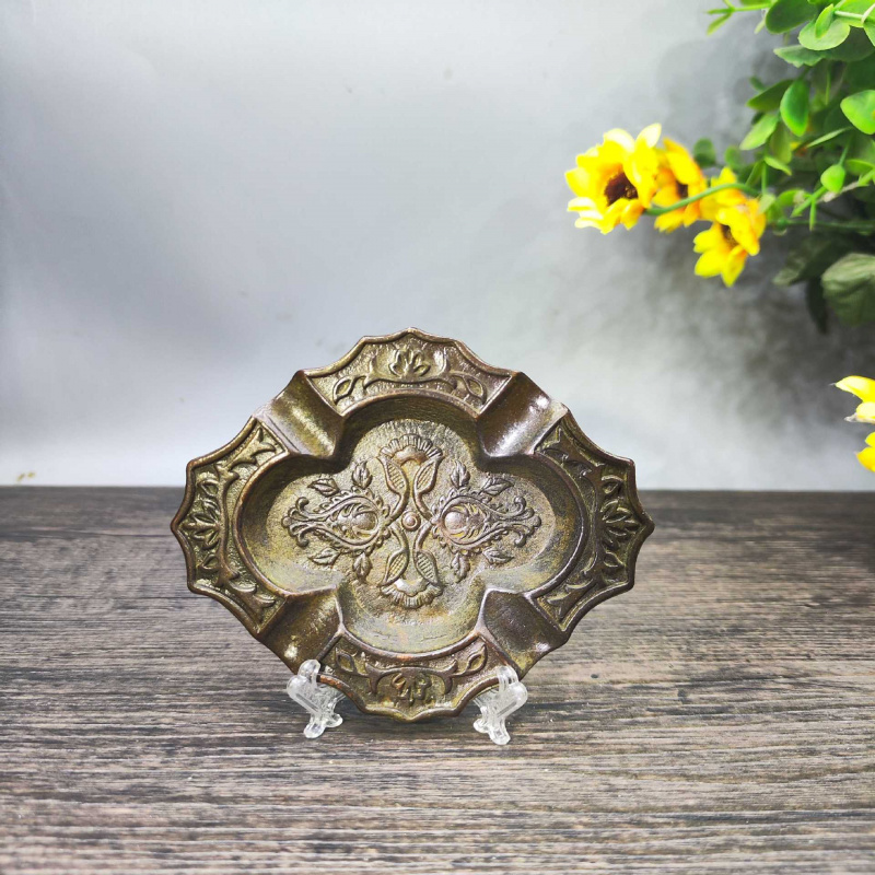 Antique collection, vintage -p - Vintage Collectible Ashtrays recensione e prezzo